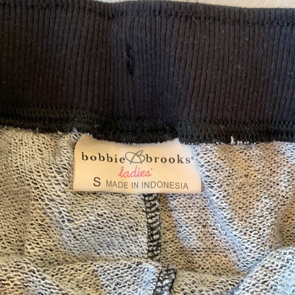 Bobbie Brook’s sweatpants - Picture 3 of 4